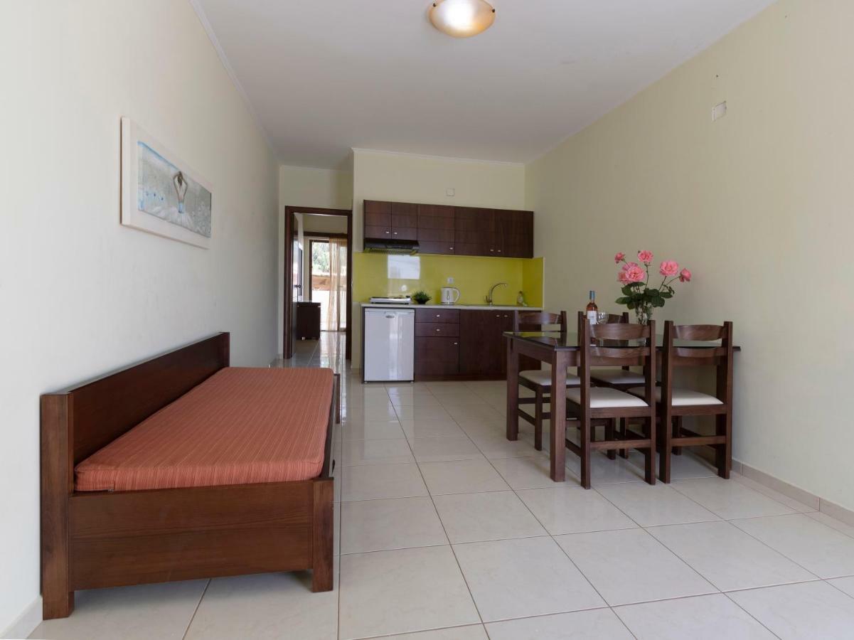 Sandy Suites Kalamaki  Ngoại thất bức ảnh